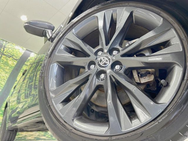 �y����17�C���`�A���~�z�C�[���z�O�ςɃ}�b�`���������A���~�z�C�[���𑕒����Ă���܂��B�e��ЊO�A���~�z�C�[����A�X�^�b�h���X�^�C�����戵�����Ă���܂��B���񂲑��k����������