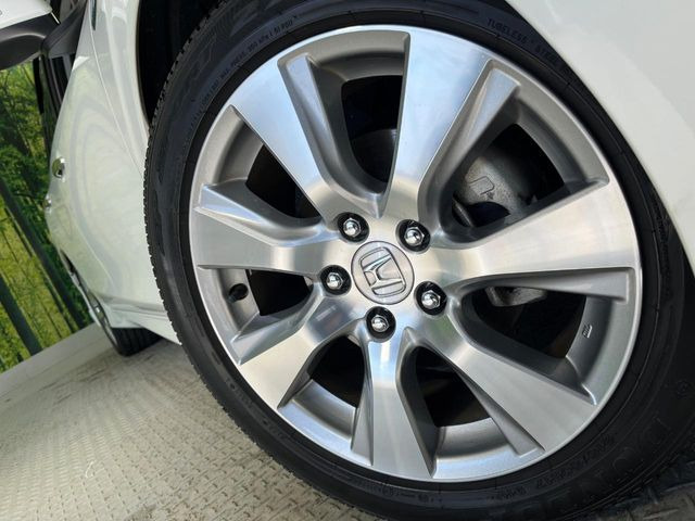 �y����17�C���`�A���~�z�C�[���z�O�ςɃ}�b�`���������A���~�z�C�[���𑕒����Ă���܂��B�e��ЊO�A���~�z�C�[����A�X�^�b�h���X�^�C�����戵�����Ă���܂��B���񂲑��k����������