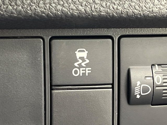 �y������h�~���u�z�ԗ��̉���������m����ƁA�����I�Ɏԗ��̐i�s������ۂ悤�Ɏԗ��𐧌䂵�܂��B�J�̓��ȂǊ���₷���H�ʏ󋵂ł����S�ȉ^�]���\�ł��B