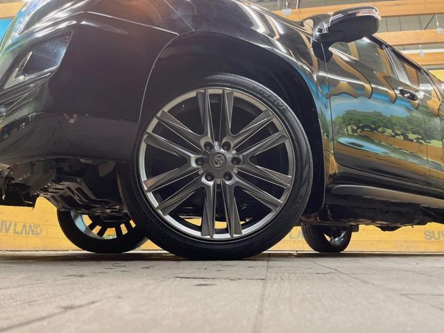 �y����22�C���`�A���~�z�C�[���z�O�ςɃ}�b�`���������A���~�z�C�[���𑕒����Ă���܂��B�e��ЊO�A���~�z�C�[����A�X�^�b�h���X�^�C�����戵�����Ă���܂��B���񂲑��k����������