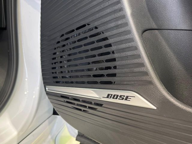 �yBOSE�T�E���h�V�X�e���t�������i�r�z�[���̃i�r�@�\�͂������A���x�ȃ`���[�j���O�\�͂����ڂ���Ă���A�������ȉ��y�����y���݂��������܂���