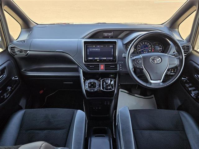 ヴォクシー1.8 ハイブリッド ZS 煌III