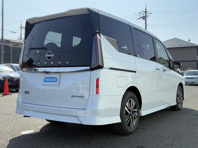 セレナ1.4 e-POWER ハイウェイスターV