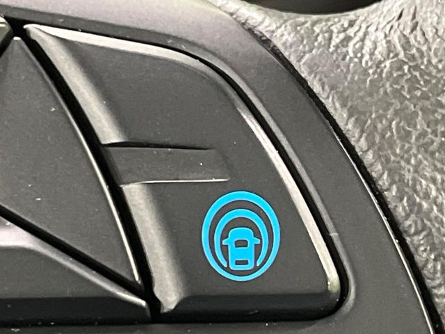 �y�v���p�C���b�g�z�������H�ł̒��������s���y��!!�a�؎��Ə��񑖍s�̃V�[���ŁA�A�N�Z���E�u���[�L�E�X�e�A�����O�������Ő��䂵�A�������^�]�̕��S���y�����Ă���܂���