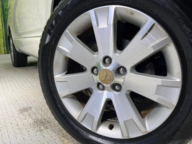 �y����18�C���`�A���~�z�C�[���z�O�ςɃ}�b�`���������A���~�z�C�[���𑕒����Ă���܂��B�e��ЊO�A���~�z�C�[����A�X�^�b�h���X�^�C�����戵�����Ă���܂��B���񂲑��k����������