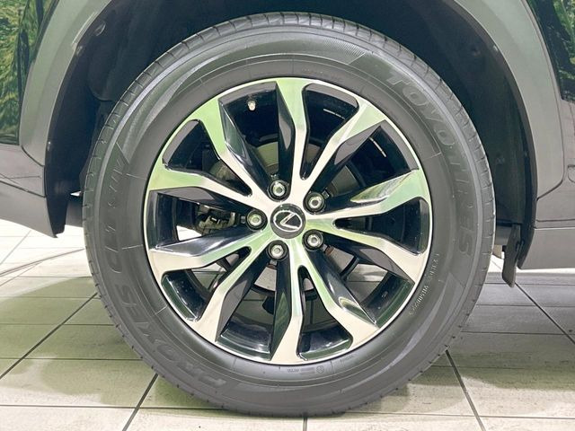 �y����18�C���`�A���~�z�C�[���z�O�ςɃ}�b�`���������A���~�z�C�[���𑕒����Ă���܂��B�e��ЊO�A���~�z�C�[����A�X�^�b�h���X�^�C�����戵�����Ă���܂��B���񂲑��k����������