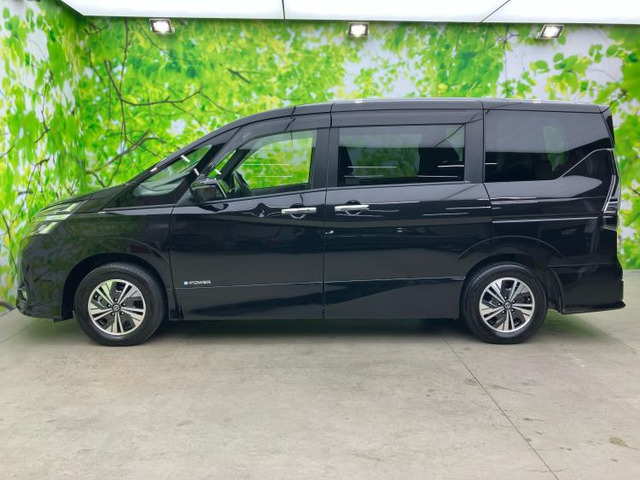 セレナ1.2 e-POWER ハイウェイスターV