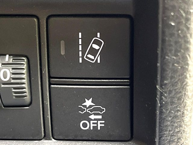 �y�z���_�Z���V���O�z���s���ɑO���̎ԗ�����F�����A�Փ˂������Ȏ��͌x��ƃu���[�L�ŏՓˉ���Ɣ�Q�y�����A�V�X�g�B�����S�Ƀh���C�u�����y���݂��������܂��B