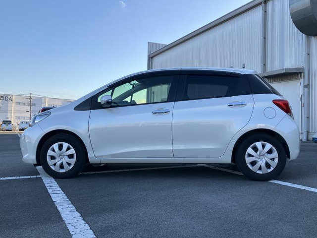 ヴィッツ1.3 F スマートスタイル