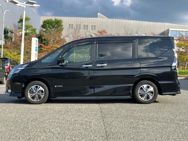 セレナ1.2 e-POWER ハイウェイスターV