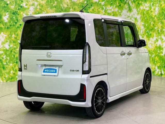 N-BOXカスタムターボ コーディネートスタイル モノトーン