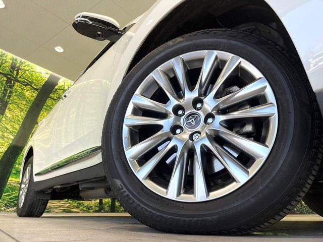 �y�O���[�h��p����18�C���`�A���~�z�C�[���z�f�U�C�����̍��������A���~�z�C�[���𑕒����Ă���܂��B�e��ЊO�A���~�z�C�[����A�X�^�b�h���X�^�C�����戵�����Ă���܂��B���񂲑��k����������