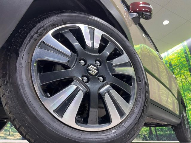 �y����16�C���`�A���~�z�C�[���z�O�ςɃ}�b�`���������A���~�z�C�[���𑕒����Ă���܂��B�e��ЊO�A���~�z�C�[����A�X�^�b�h���X�^�C�����戵�����Ă���܂��B���񂲑��k����������