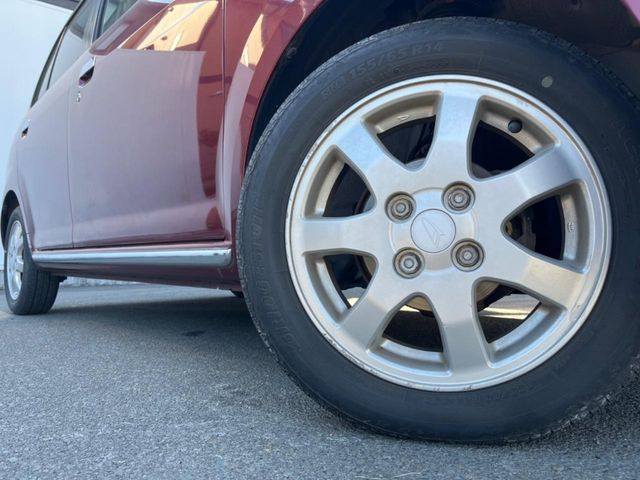 �y����14�C���`�A���~�z�C�[���z�O�ςɃ}�b�`���������A���~�z�C�[���𑕒����Ă���܂��B�e��ЊO�A���~�z�C�[����A�X�^�b�h���X�^�C�����戵�����Ă���܂��B���񂲑��k����������