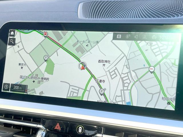 �������i�r:��̊��̂���i�r�́A����������ԓ������o���Ă���܂��BBluetooth�Đ��ȂǃI�[�f�B�I�@�\���[�����Ă���܂��̂ŁA�^�]�����y���߂܂���