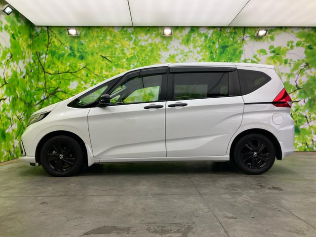 フリード1.5 G ブラックスタイル