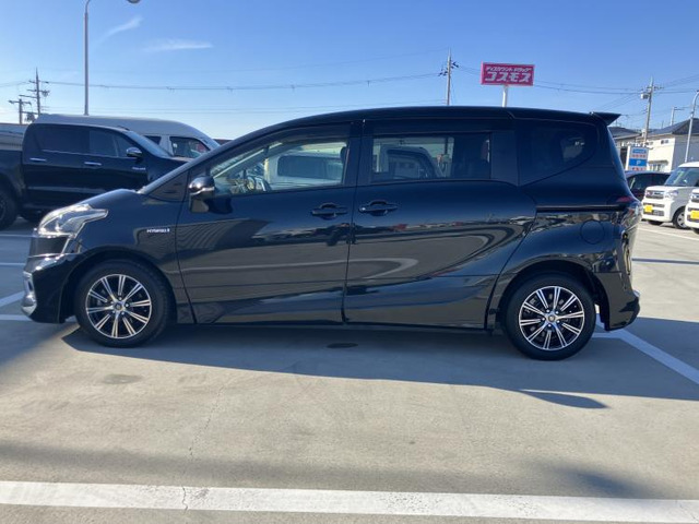 シエンタハイブリッド 1.5 G クエロ