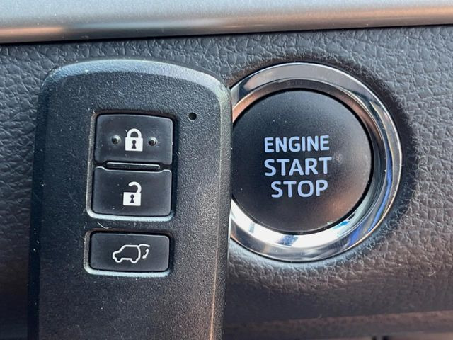 �y�X�}�[�g�L�[�z�J�o����|�P�b�g�ɓ��ꂽ�܂܂ł��h�A�̎{���E�������\�ȃX�}�[�g�L�[�𑕔��B�G���W���̃I���E�I�t�����J�M�����o���K�v����������Ƃ��Ă��֗��ł���