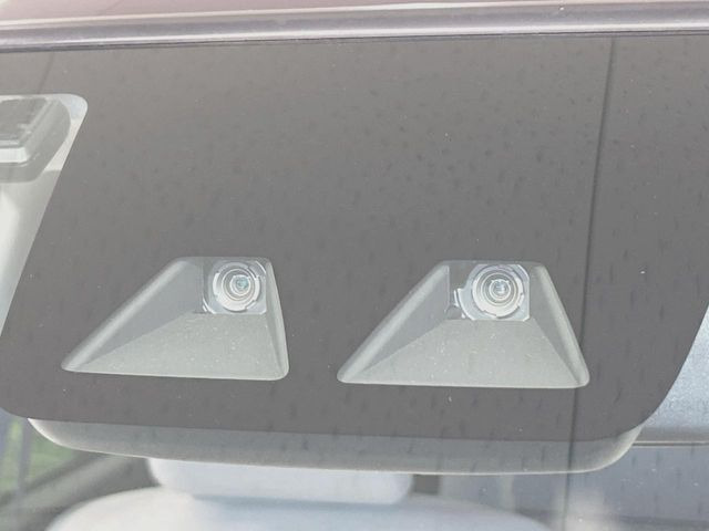 �y�X�}�[�g�A�V�X�g�z���s���ɑO���̎ԗ�����F�����A�Փ˂������Ȏ��͌x��ƃu���[�L�ŏՓˉ���Ɣ�Q�y�����A�V�X�g�B�����S�Ƀh���C�u�����y���݂��������܂��B