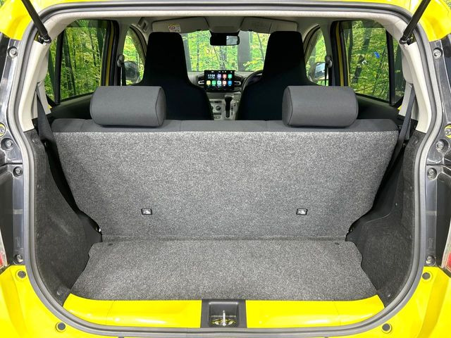 普段のお買い物や通勤、送迎等に十分な荷室スペースを確保しております。セカンドシートを倒すと、大きな荷物の積載も可能です♪