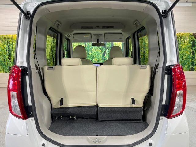 ���i�̂���������ʋ΁A���}���ɏ\���ȉ׎��X�y�[�X���m�ۂ��Ă���܂��B�Z�J���h�V�[�g��|���ƁA�傫�ȉו��̐ύڂ��\�ł���