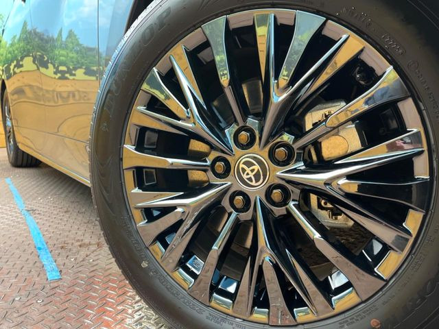 �y����19�C���`�A���~�z�C�[���z�O�ςɃ}�b�`���������A���~�z�C�[���𑕒����Ă���܂��B�e��ЊO�A���~�z�C�[����A�X�^�b�h���X�^�C�����戵�����Ă���܂��B���񂲑��k����������