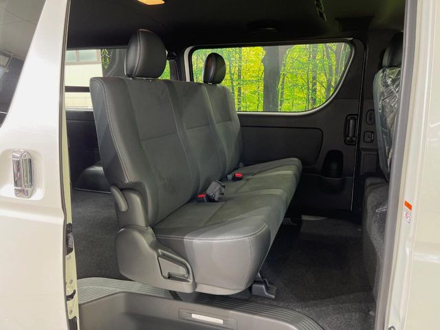 ���i���ȃI���W�i���t���A�}�b�g���I�v�V�����ɂĂ��p�ӂ��Ă���܂��B���D���ȃf�U�C����J���[�����Ԃɍ��킹�đI��ł����������Ƃ��ł��܂���