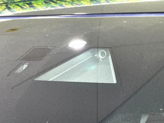 �yi-ACTIVESENSE�z���s���ɑO���̎ԗ�����F�����A�Փ˂������Ȏ��͌x��ƃu���[�L�ŏՓˉ���Ɣ�Q�y�����A�V�X�g�B�����S�Ƀh���C�u�����y���݂��������܂��B