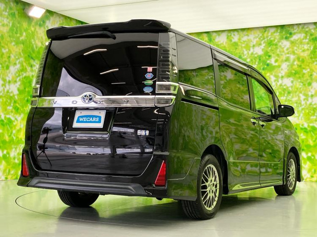 ヴォクシー1.8 ハイブリッド ZS 煌II