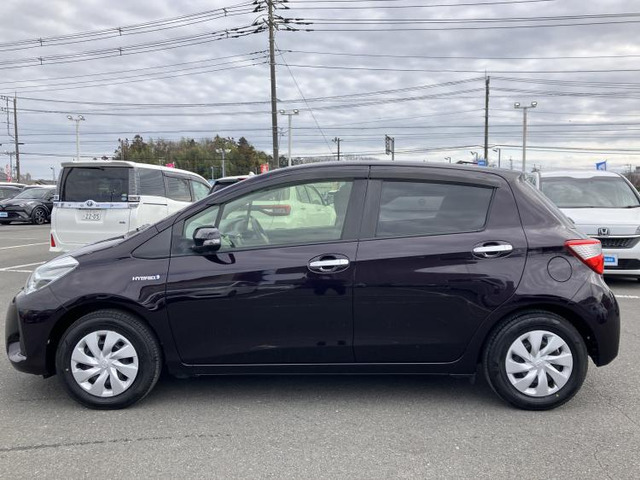 ヴィッツ1.5 ハイブリッド F セーフティ エディションII