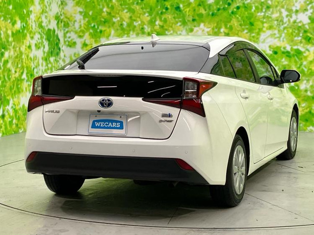 プリウス1.8 S E-Four 4WD