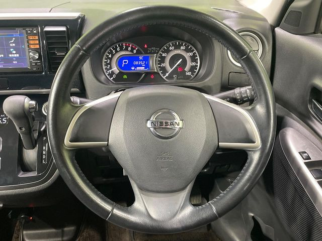 �y�����v�����X�e�A�����O�z�㎿�Ȋv���g�p���邱�ƂŁA��ɂ����������݂ƂĂ��^�]���₷���n���h���ł���