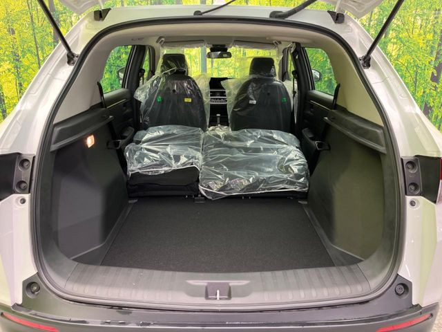 ���i�̂���������ʋ΁A���}���ɏ\���ȉ׎��X�y�[�X���m�ۂ��Ă���܂��B�Z�J���h�V�[�g��|���ƁA�傫�ȉו��̐ύڂ��\�ł���