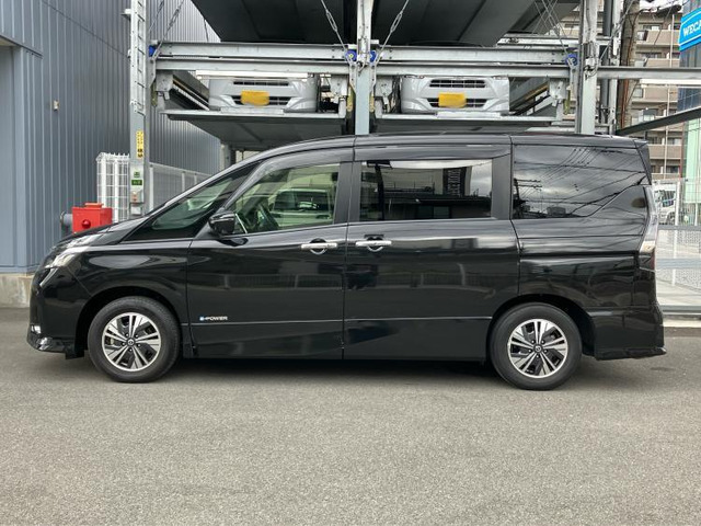 セレナ1.2 e-POWER ハイウェイスターV