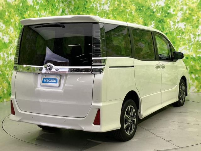 ヴォクシー2.0 ZS 煌III 4WD