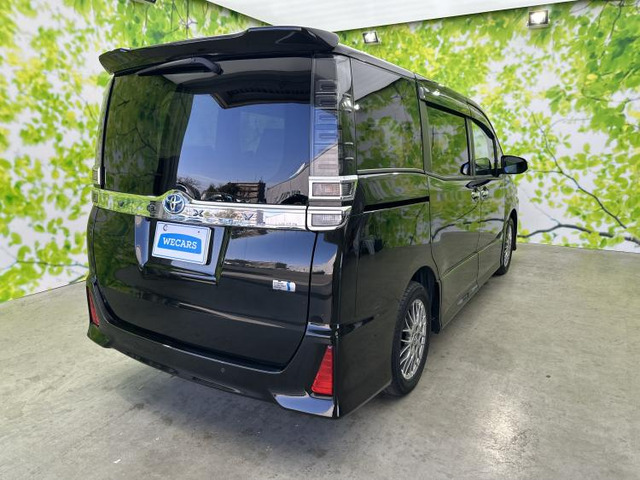 ヴォクシー1.8 ハイブリッド ZS 煌III