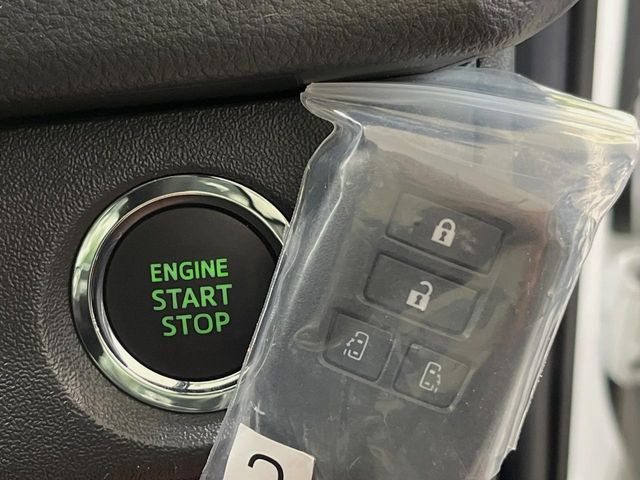 �y�X�}�[�g�L�[�z�J�o����|�P�b�g�ɓ��ꂽ�܂܂ł��h�A�̎{���E�������\�ȃX�}�[�g�L�[�𑕔��B�G���W���̃I���E�I�t�����J�M�����o���K�v����������Ƃ��Ă��֗��ł���