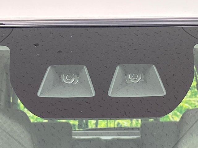 �y�X�}�[�g�A�V�X�g�z���s���ɑO���̎ԗ�����F�����A�Փ˂������Ȏ��͌x��ƃu���[�L�ŏՓˉ���Ɣ�Q�y�����A�V�X�g�B�����S�Ƀh���C�u�����y���݂��������܂��B