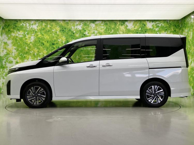 セレナ1.4 e-POWER ハイウェイスターV