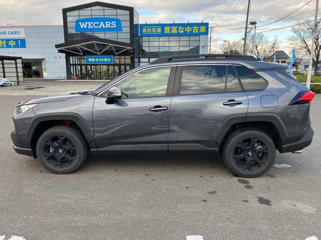 RAV42.0 アドベンチャー オフロードパッケージ 4WD