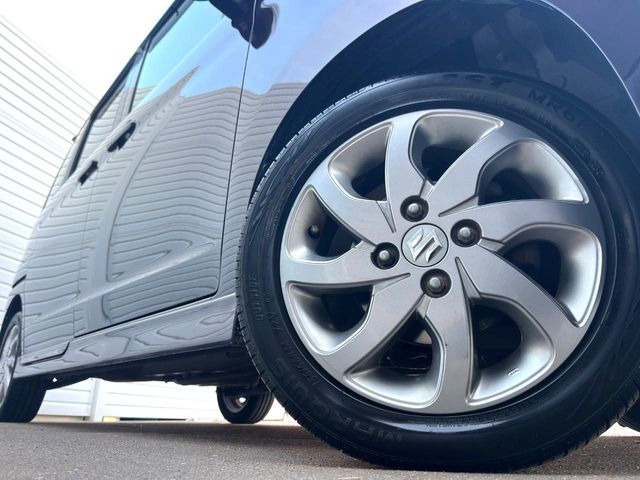 �y����14�C���`�A���~�z�C�[���z�O�ςɃ}�b�`���������A���~�z�C�[���𑕒����Ă���܂��B�e��ЊO�A���~�z�C�[����A�X�^�b�h���X�^�C�����戵�����Ă���܂��B���񂲑��k����������