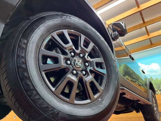 �y����18�C���`�A���~�z�C�[���z�O�ςɃ}�b�`���������A���~�z�C�[���𑕒����Ă���܂��B�e��ЊO�A���~�z�C�[����A�X�^�b�h���X�^�C�����戵�����Ă���܂��B���񂲑��k����������