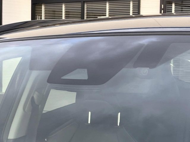 �y�g���^�Z�[�t�e�B�Z���X�z���s���ɑO���̎ԗ�����F�����A�Փ˂������Ȏ��͌x��ƃu���[�L�ŏՓˉ���Ɣ�Q�y�����A�V�X�g�B�����S�Ƀh���C�u�����y���݂��������܂��B