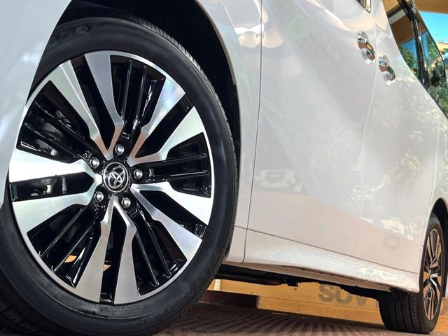 �y����18�C���`�A���~�z�C�[���z�O�ςɃ}�b�`���������A���~�z�C�[���𑕒����Ă���܂��B�e��ЊO�A���~�z�C�[����A�X�^�b�h���X�^�C�����戵�����Ă���܂��B���񂲑��k����������