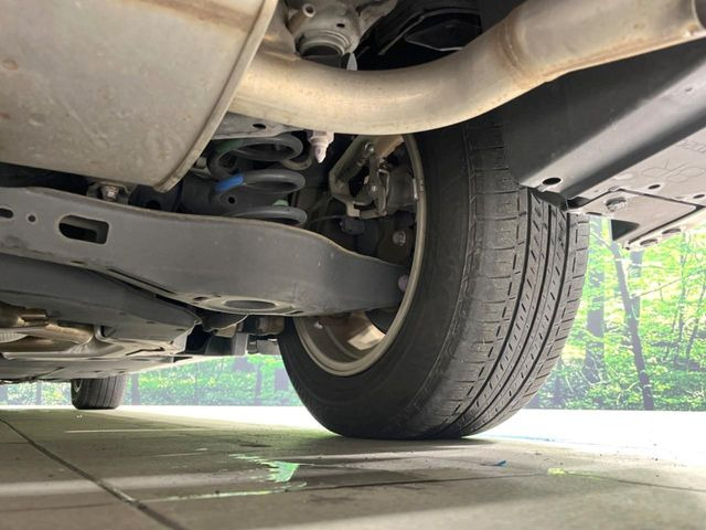 お車を安心してお乗りいただく為には、足回りの定期点検が欠かせません。サービスサポート(有償保証)では無料点検もご提供しており、安心のカーライフをお過ごしいただけるサポート体制が整っています。