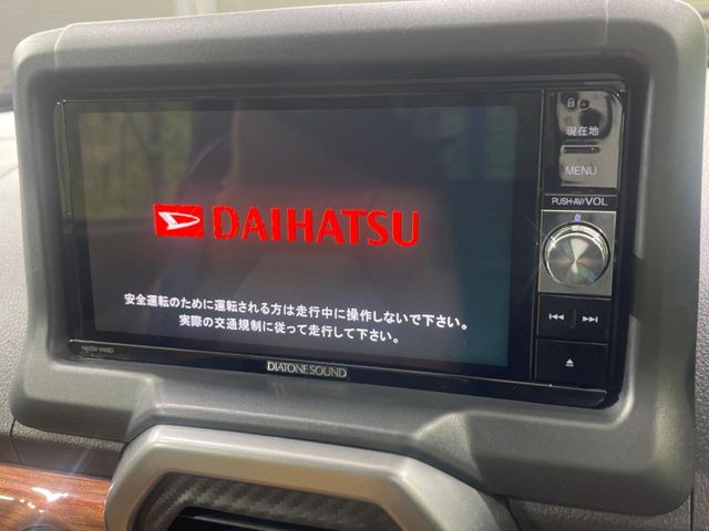 �y�����i�r�z�l�C�̏����i�r�𑕔����Ă���܂��B�i�r�̎g���₷���͂������A�I�[�f�B�I�@�\���[��!�L�����v�◷�s�͂������A�ʋ΂┃�����ȂǕ��i�̃h���C�u���y�����Ȃ�͂���