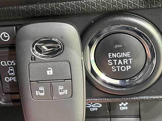 �y�L�[�t���[�V�X�e���z�J�o����|�P�b�g�ɓ��ꂽ�܂܂ł��h�A�̎{���E�������\�ȃX�}�[�g�L�[�𑕔��B�G���W���̃I���E�I�t�����J�M�����o���K�v����������Ƃ��Ă��֗��ł���