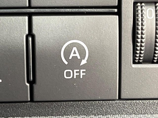 �y�A�C�h�����O�X�g�b�v�z�ԐM����a�؂Œ�Ԃ����ۂɃG���W�����~���A���ʂȔR���̏����}���܂��B�R��������ی�ɂȂ���@�\��G���W���̓u���[�L�𗣂��΍Ďn�����܂��B