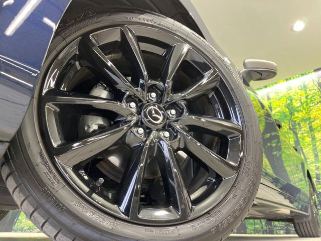 �y����18�C���`�A���~�z�C�[���z�O�ςɃ}�b�`���������A���~�z�C�[���𑕒����Ă���܂��B�e��ЊO�A���~�z�C�[����A�X�^�b�h���X�^�C�����戵�����Ă���܂��B���񂲑��k����������