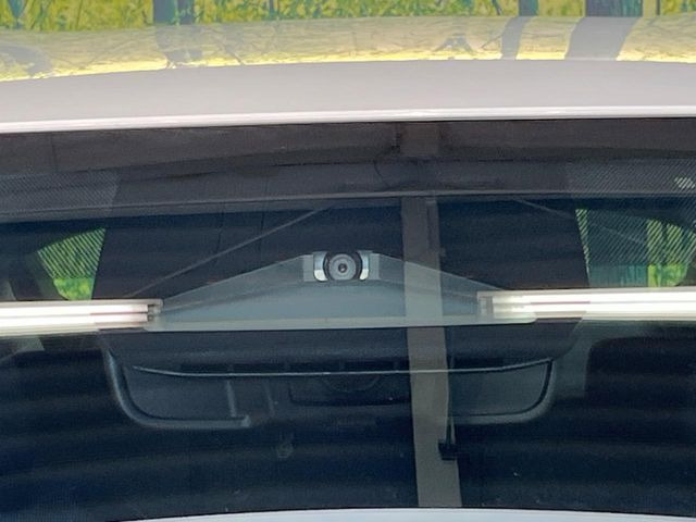 �y�g���^�Z�[�t�e�B�Z���X�z���s���ɑO���̎ԗ�����F�����A�Փ˂������Ȏ��͌x��ƃu���[�L�ŏՓˉ���Ɣ�Q�y�����A�V�X�g�B�����S�Ƀh���C�u�����y���݂��������܂��B